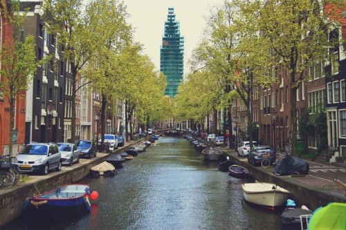The_Amsterdam_Essential-768x51266a7e909a55cf79f.jpg